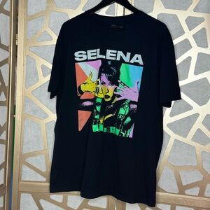 Black Short Sleeve Selena Quintanilla graphic t-shirt Size XL